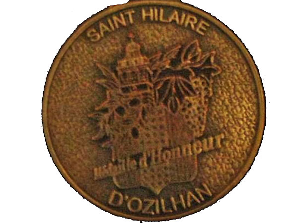 M&eacute;daille de la ville de St-Hilaire-d'Hozilhan remise au GUG